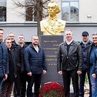 Традициям верны