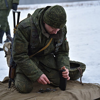 Занятия по огневой подготовке с личным составом 48-го отдельного батальона радиоэлектронной борьбы