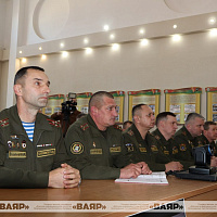 В ЗОК прошёл воинский ритуал прощания генерал-майора Вадима Сурова с Боевым Знаменем объединения