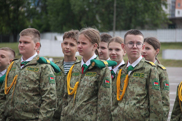 Открытие второй смены военно-патриотического лагеря в 6 омбр 