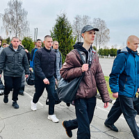 В войска продолжает прибывать новое пополнение