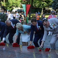 «Этот Вечный огонь, нам завещанный одним»