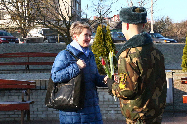 В воинских частях и соединениях прошли праздничные мероприятия