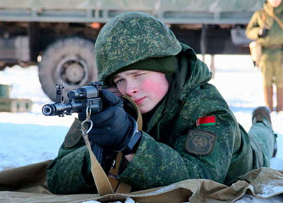В воинских частях и соединениях продолжаются занятия по боевой подготовке