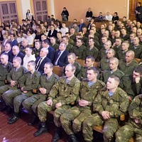 «Народ и армия едины!»