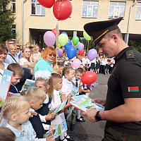 Военнослужащие 147 зрп провели для школьников урок на тему «Нам есть чем гордиться, нам есть что беречь»