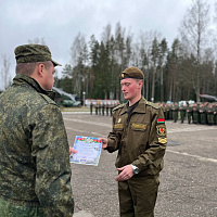 Продолжаются церемонии увольнения военнослужащих в запас 