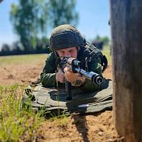 С новым пополнением продолжаются занятия по боевой подготовке