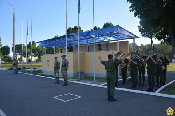 Военно-прикладному парашютному многоборью дан старт