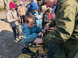 Военнослужащие 103 овдбр провели урок мужества