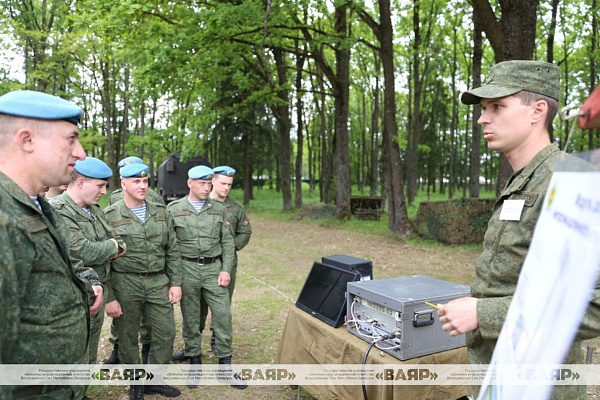 Сбор со специалистами радиосвязи и спутниковой связи Вооруженных Сил