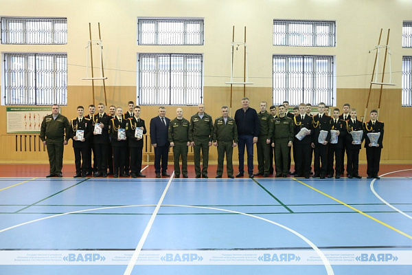 Воспитанников МСВУ поздравили с наступающим Новым годом и Рождеством