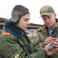 Минские суворовцы в гостях у десантников