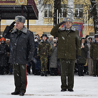 Поклялись беречь и защищать