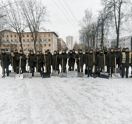 Армия не стоит в стороне