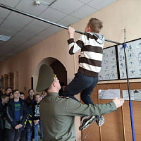 Школьники в гостях у минских суворовцев