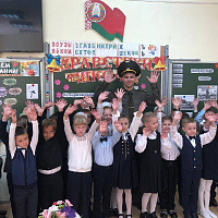 Зенитчики поздравили школьников с Днем знаний