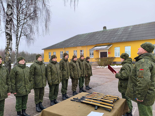 Торжественные ритуалы вручения оружия