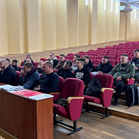 Военнообязанные, призванные на сборы в 120 омбр, приняли присягу