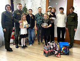 Военнослужащие 8 ртбр посетили дом семейного типа в Ляховичах 