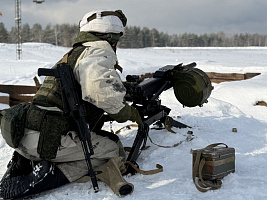 Занятия по огневой подготовке на полигоне Лепельский