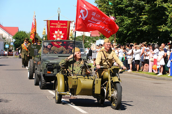 Военнослужащие Вооружённых Сил приняли активное участие в праздновании Дня Независимости Республики Беларусь