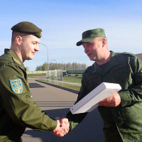 Продолжаются торжественные церемонии увольнения в запас военнослужащих срочной военной службы
