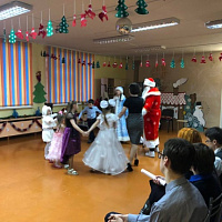 …И сияли улыбки на лицах