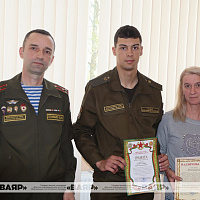 Чествование лучших военнослужащих соединений и воинских частей ЗОК, увольняемых в запас
