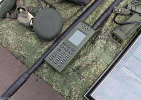 Крупная партия из 400 цифровых радиостанций «Азарт» поступила в войска ЗВО