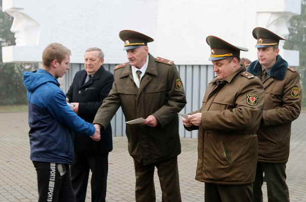 Отправка призывников в войска началась в Клецке