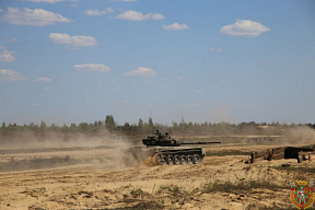 Выполнение упражнений контрольных стрельб из танка Т-72Б