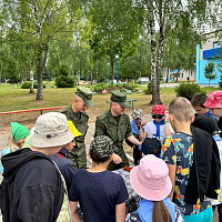 Благодаря военнослужащим процесс знакомства с армией становится увлекательным и интересным