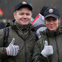 И пером и топором!