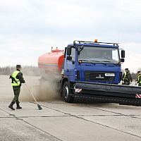 Состязания по скоростному восстановлению  участка взлётно-посадочной полосы
