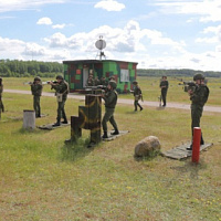 С упором на практику