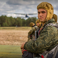 Военнослужащие 38 одшбр совершили прыжки с парашютом