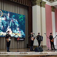 Перед воспитанниками МСВУ выступила концертная группа «Чёрные береты»