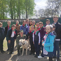 Торжественная линейка по приему учащихся в пионерскую дружину