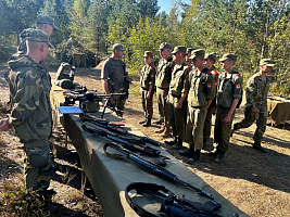 Военнослужащие 120 омбр провели экскурсию для воспитанников Борисовского кадетского училища