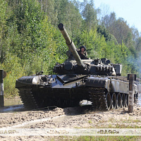 Танкисты 72 ОУЦ преодолели водную преграду