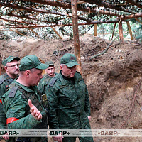 Министр обороны Беларуси заслушал доклады должностных лиц на командных пунктах СЗОК и ЗОК