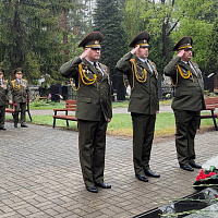 Представители военно-медицинского института в БГМУ почтили память героев-освободителей Минска