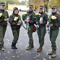  В Вооружённых Силах военнослужащие поздравили  матерей с праздником — Днём матери