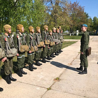 Подготовка к первому прыжку с парашютом