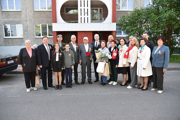 В Бресте поздравили ветеранов с наступающим Днём Победы