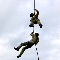 Военнослужащие 5 обр СпН отработали десантирование из вертолета Ми-8МТВ-5