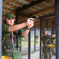 Занятия по огневой подготовке с военнослужащими 11 омбр