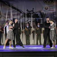 С песней и служить веселее