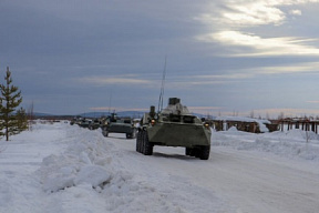 Арктические мотострелки провели масштабные учения с боевой стрельбой